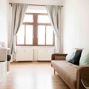 top-moderne-wohnung-in-leipziger-altbau-netflix-inklusive.bestleipzighotels.com/